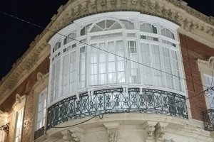 Luz en el despacho de Javier Aureliano García