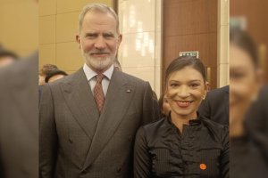 Felipe VI y la sinóloga almeriense Patricia Amate en la última visita del Rey a China.