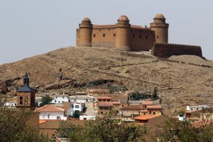 Castillo de La Calahorra en el altiplano granadino que abre sus puertas para visitas.