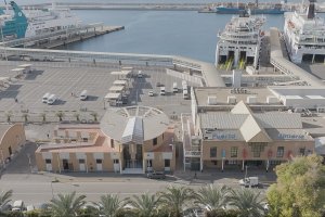 Vista aérea de la Estación Marítima del Puerto de la capital