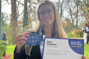 Jimena destacó por su análisis, oratoria y compromiso.