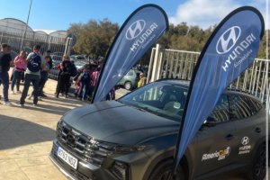 Los vehículos Hyundai a las puertas del estadio de la final
