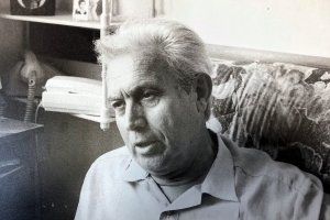 Bartolomé Marín nació en Albox en 1925 y falleció en Almería en 2010 tras una fecunda vida cultural.