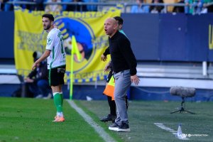 José Alberto tiene garantizadas las navidades con un Racing en plaza de Primera.