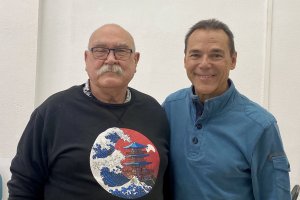 Inocencio Navarro junto al autor de la entrevista, el periodista Antonio Hermosa.