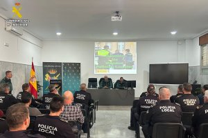 Momento de las jornadas en la Comandancia de la Guardai Civil de Almería.