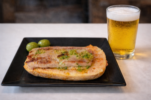 Una de las tapas sin suplemento que se puede degustar en Terraza Costa.