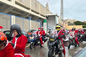 Las mejores imágenes de la XIV Ruta Motera Papá Noel por Almería.
