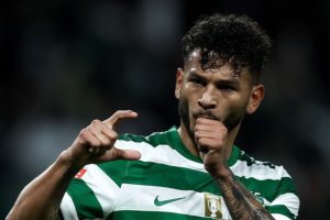 Luis Suárez no para de celebrar goles con el Sporting.