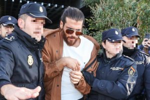 Can Yaman fue detenido por la policía turca.