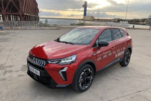 El Grandis en un momento de la prueba junto a la ballena de Gabriel