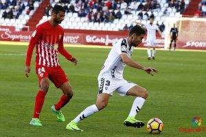 Joaquín luciendo los colores rojiblancos con el club de su vida.