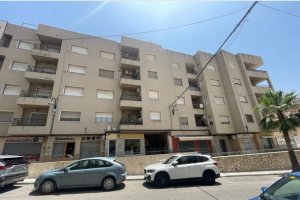 Piso okupado en venta en calle García Lorca de Macael.