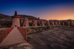 Los conocidos hornos de calcinación de Lucainena de las Torres.