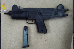 Dos detenidos en Almería por vender armas a toda Europa a través de internet.