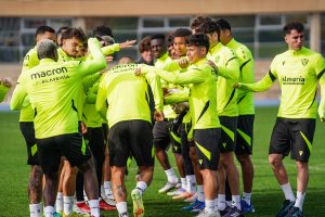 La plantilla del pasado verano con tres jugadores más para el objetivo.