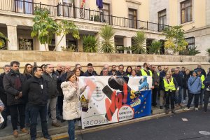 En Almería,  ASAJA , COAG, COEXPHAL y Cooperativas Agro-Alimentarias, valoran de forma muy positiva la concentración celebrada frente a la Subdelegación del Gobierno de la capital.