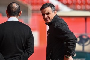 Joâo Gonçalves, director deportivo del Almería, en la hierba del Estadio de los Juegos Mediterráneos.