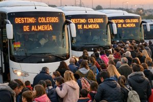 Autobuses destino Almería: el humor y las consecuencias de la cancelación de las clases en casi toda Andalucía.