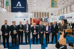 Juan Carlos Muyor junto a la delegación almeriense y andaluza en Fruit Logistica.