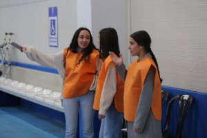 Tres voluntarias de Huércal-Overa en el Espacio de Usos Múltiples.