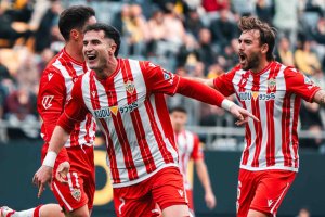 Jon Morcillo se marcaba una jugada de antología para hacer el segundo en el Nuevo Mirandilla, aunque luego tocaría sufrir.