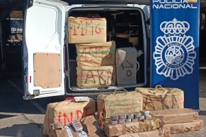 Imágenes de la operación de la Policía Nacional contra una 'macroindustria' de la droga.