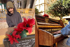 Max Maas, el joven músico que ha plantado su piano en mitad del Paseo de Almería.