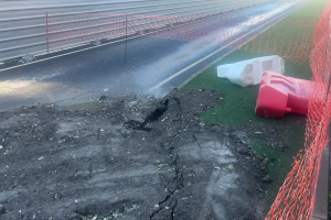 Crecen las grietas y el tamaño del socavón de Sierra Alhamilla.