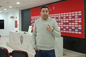 Momento de análisis tras un partido caótico entre Almería y Andorra.