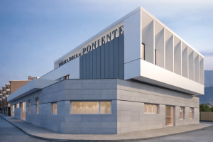 El edificio de HLA Policlínica del Poniente.