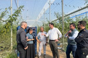 Visita del Alcalde de Níjar a zonas agrícolas afectadas por robos.