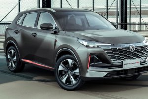 Un vehículo chino de la marca Changan que ya se comercializan en Almería.