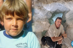 Miguel Joven, 'Tito' en Verano Azul, en su visita a la Geoda de Pulpí.