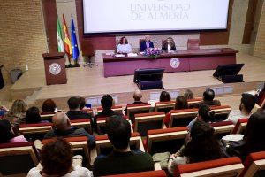Aspecto del Auditorio de la UAL durante el acto de entrega de reconocimientos y distinciones de la Facultad de Psicología.