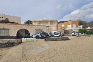 Imagen de las garrafas incautadas en San José este fin de semana.