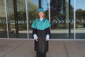 Mirela Ileana Buzica, doctora Cum Laude en Educación.