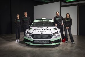 Škoda presenta su equipo para el S-CER 2026 con “Cohete” Suárez y la incorporación de Nuria Pons.