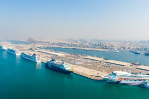 Puerto de Dubai donde permanecen las almerienses tras el ataque de EEUU e Israel.