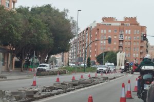 Trabajos en la mediana de la Avenida de Montserrat