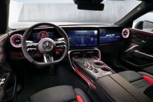 El ADN de alto rendimiento del nuevo AMG GT 4 Puertas Coupé se refleja en la cabina orientada al conductor.

The control centre of performance: the interior of the new Mercedes-AMG GT 4-door Coupé