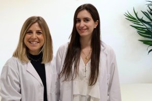 Las psiquiatras Nuria Rodríguez y Mª Teresa Perni, especialistas en salud mental en Clínica CIMA.