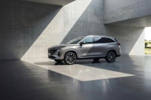 Versátil y espacioso, el nuevo MGS9 PHEV ofrece tres cómodas filas de asientos y un maletero de más de 1.000 litros de capacidad