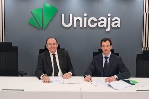 Foto de la firma del acuerdo