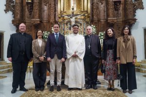 Uno de los momentos vividos durante la ordenación en Vera.
