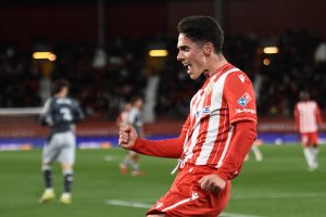 Sergio Arribas no para de celebrar goles con la camiseta del Almería.