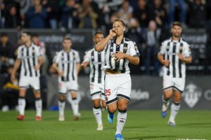 Era de esperar que el Almería resucitara a un Castellón cargado de dudas.