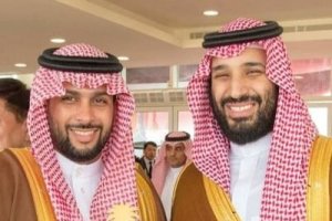Mohammed Al-Khereiji con el príncipe heredero de Arabia Mohammed bin Salman.