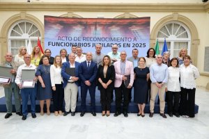 Reconocimiento a funcionarios en la Diputación Provincial de Almería.