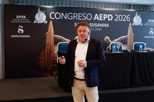 El periodista Salvador Rodríguez Moya también ha sido protagonista en el Congreso de la AEPD con su ponencia sobre fútbol y racismo.